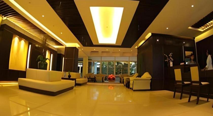 R-Con Residence Pattaya Buitenkant foto
